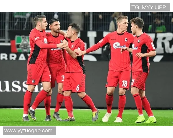 法兰克福横扫弗赖堡，稳居德甲前四，势不可挡