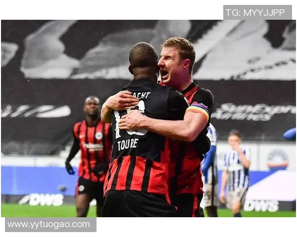 法兰克福中场伤愈复出实力大增