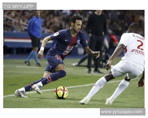 内马尔在法甲联赛中再次闪耀，带领巴黎圣日耳曼豪取胜利