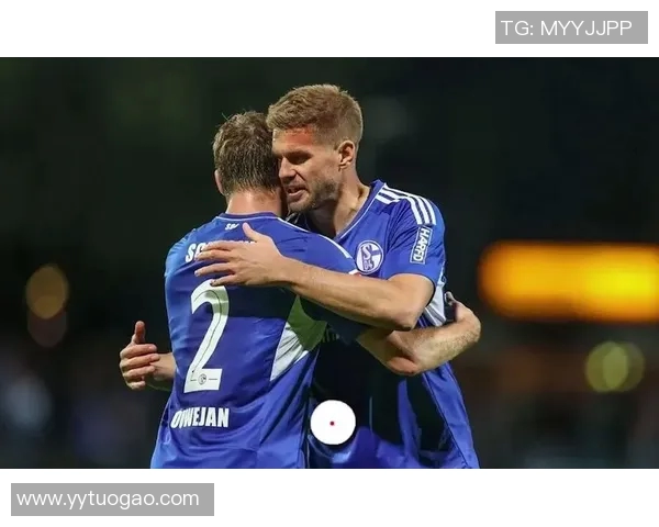 沙尔克04德甲赛场四连败球队士气低迷急需扭转局面