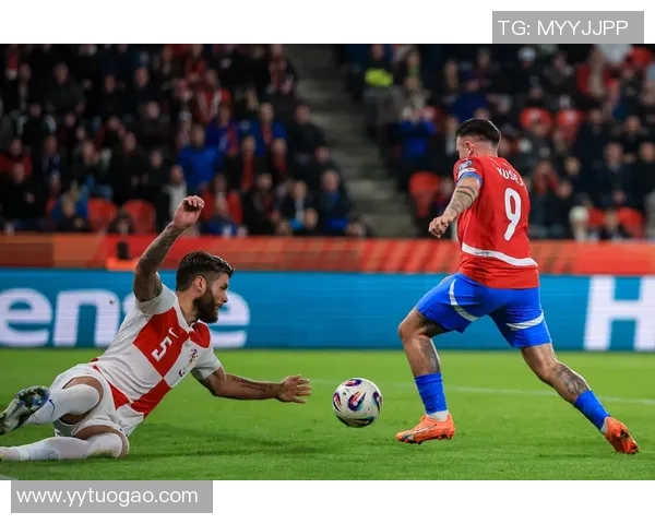 捷克多塞尔多夫战平门兴格拉德巴赫，保级之路取得新进展